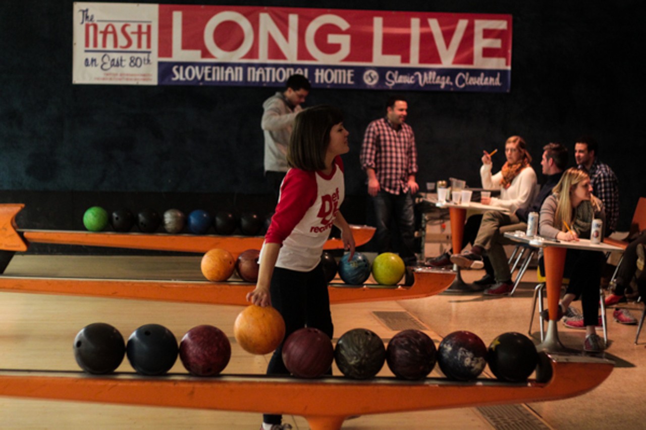 19 Photos from the Bothsider Bowling League at the Nash
