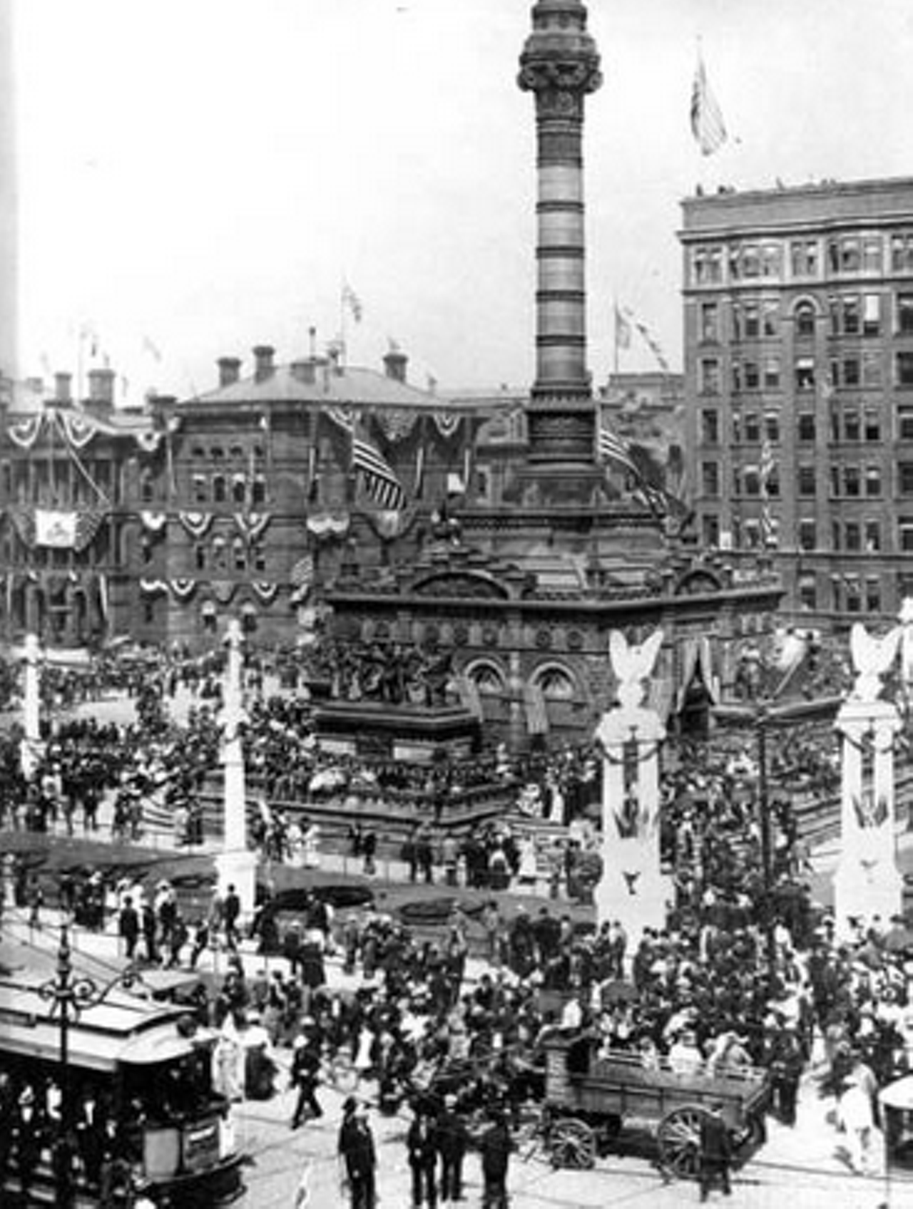 20 Historic Photos of Cleveland's Public Square