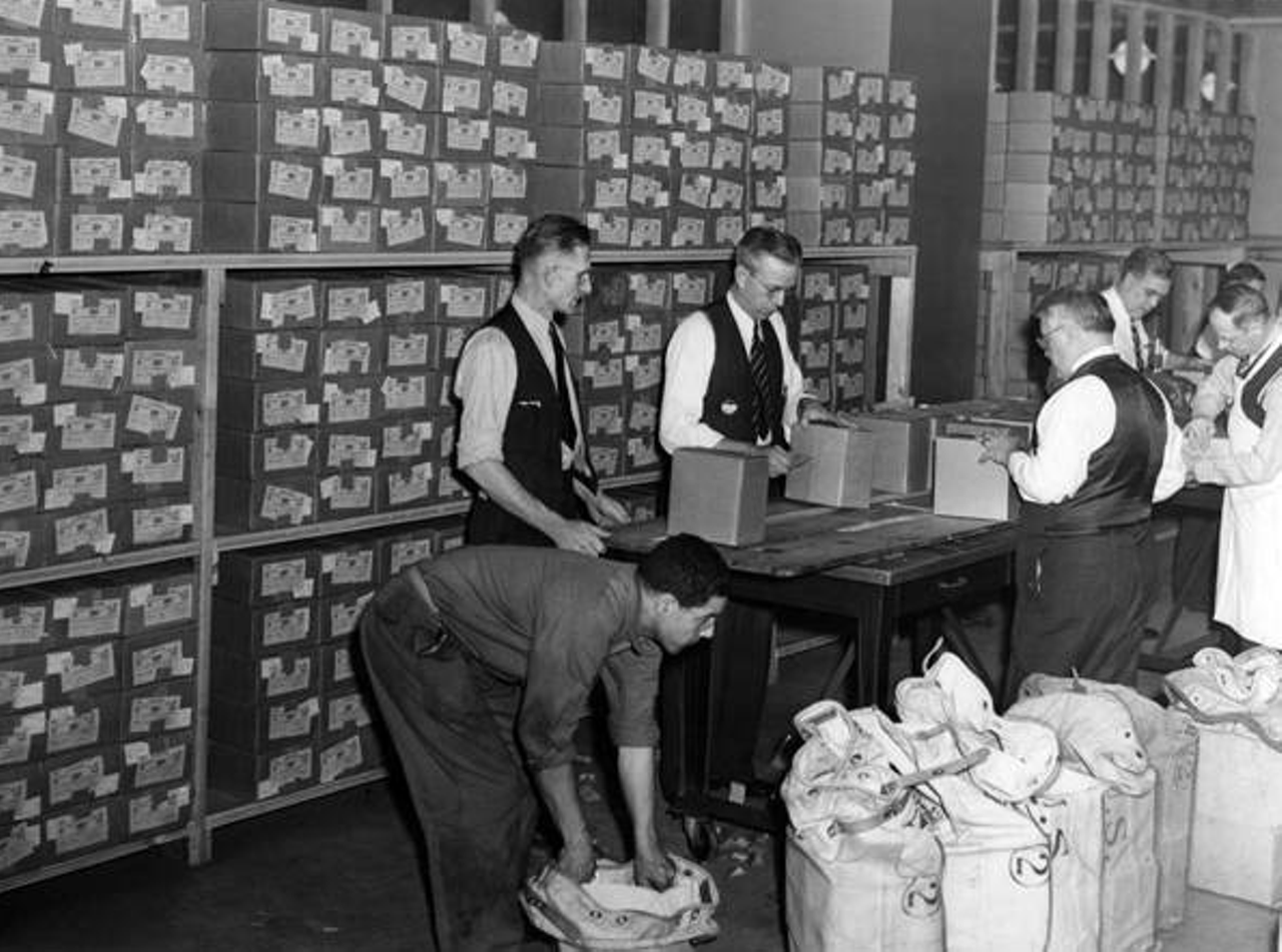 Bonds being received, 1942.