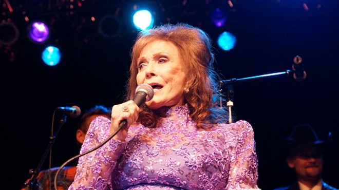 Country Singer Loretta Lynn Puts on Gutsy Performance at Hard Rock Live