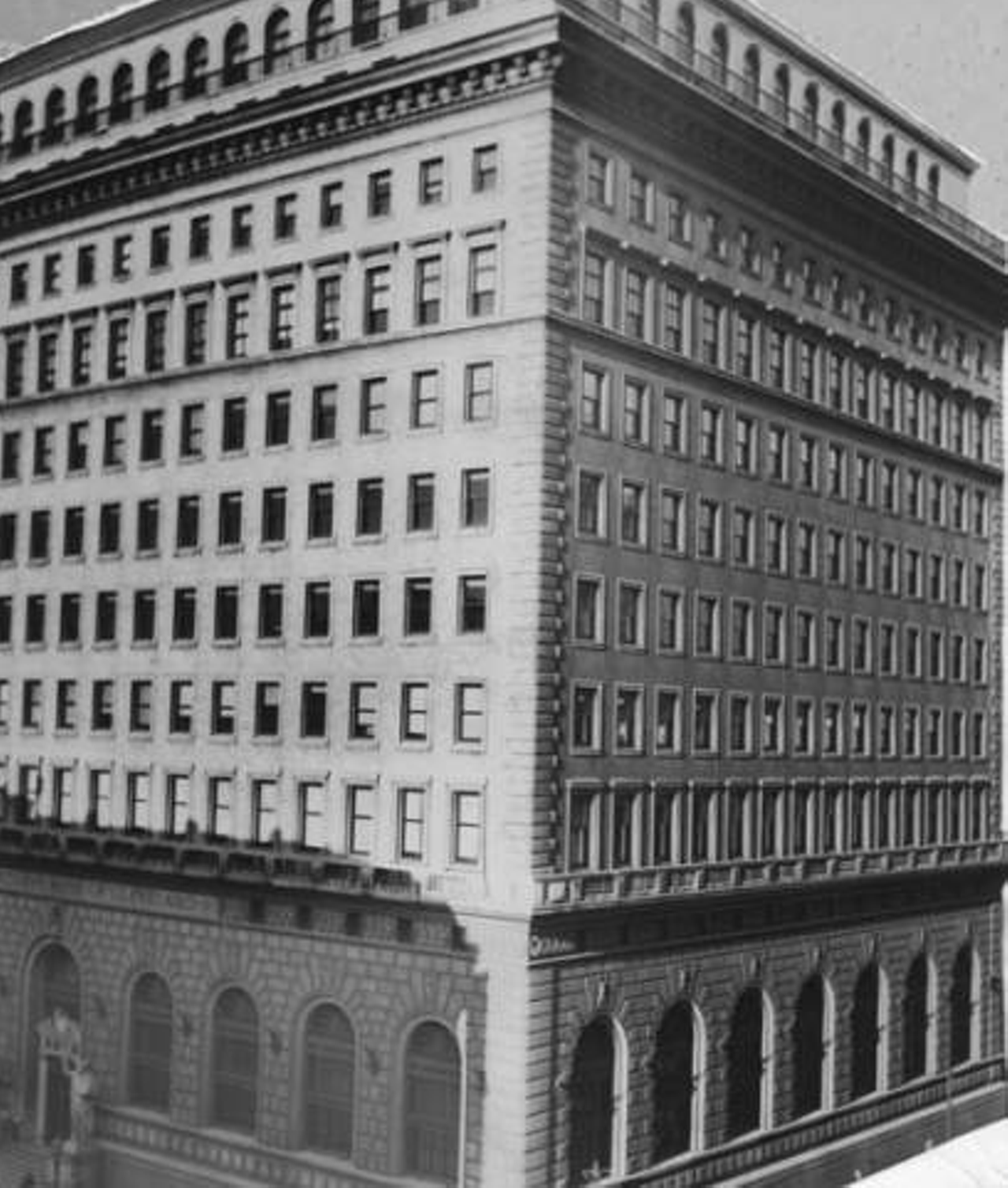 Exterior view of the Federal Reserve Bank of Cleveland at 1455 East 6th Street, 1939.