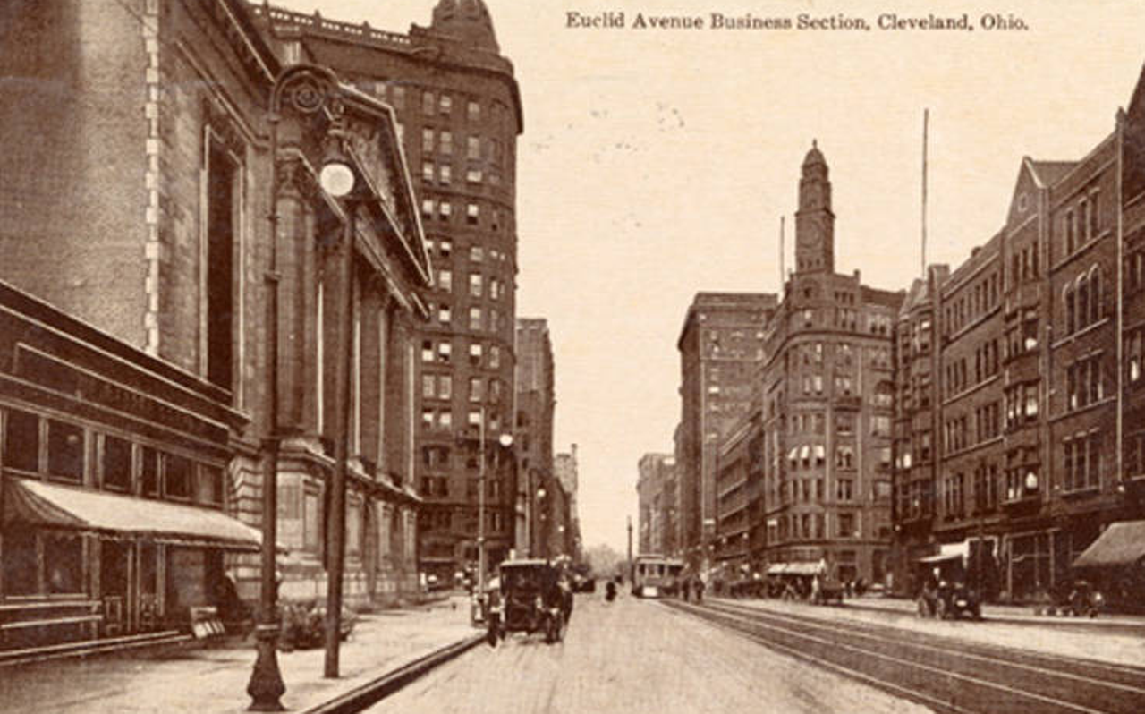 Looking west along Euclid Avenue towards East 9th Street, circa 1910.