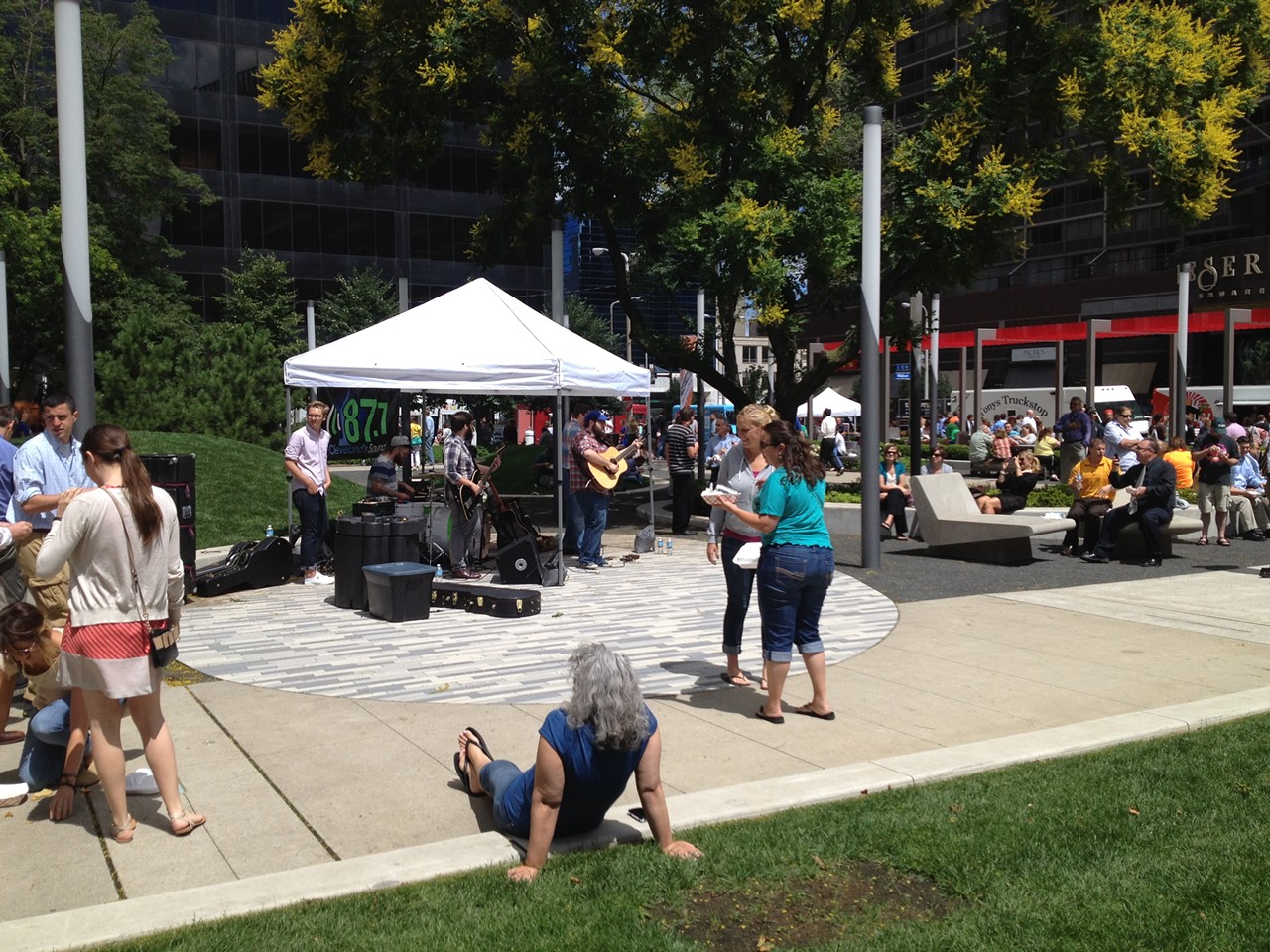 Lunch, Live Music, and Fun! Here's What you Missed at Walnut Wednesday Today