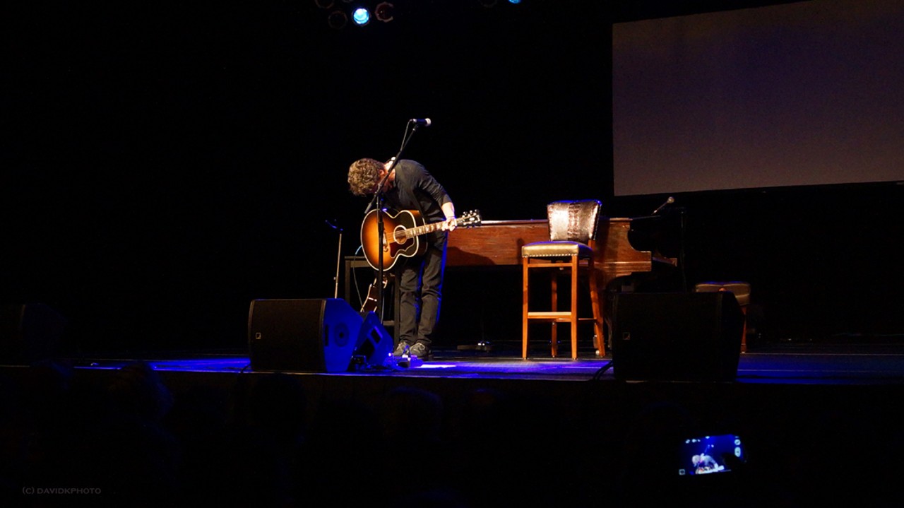 Richard Marx performing at Hard Rock Live