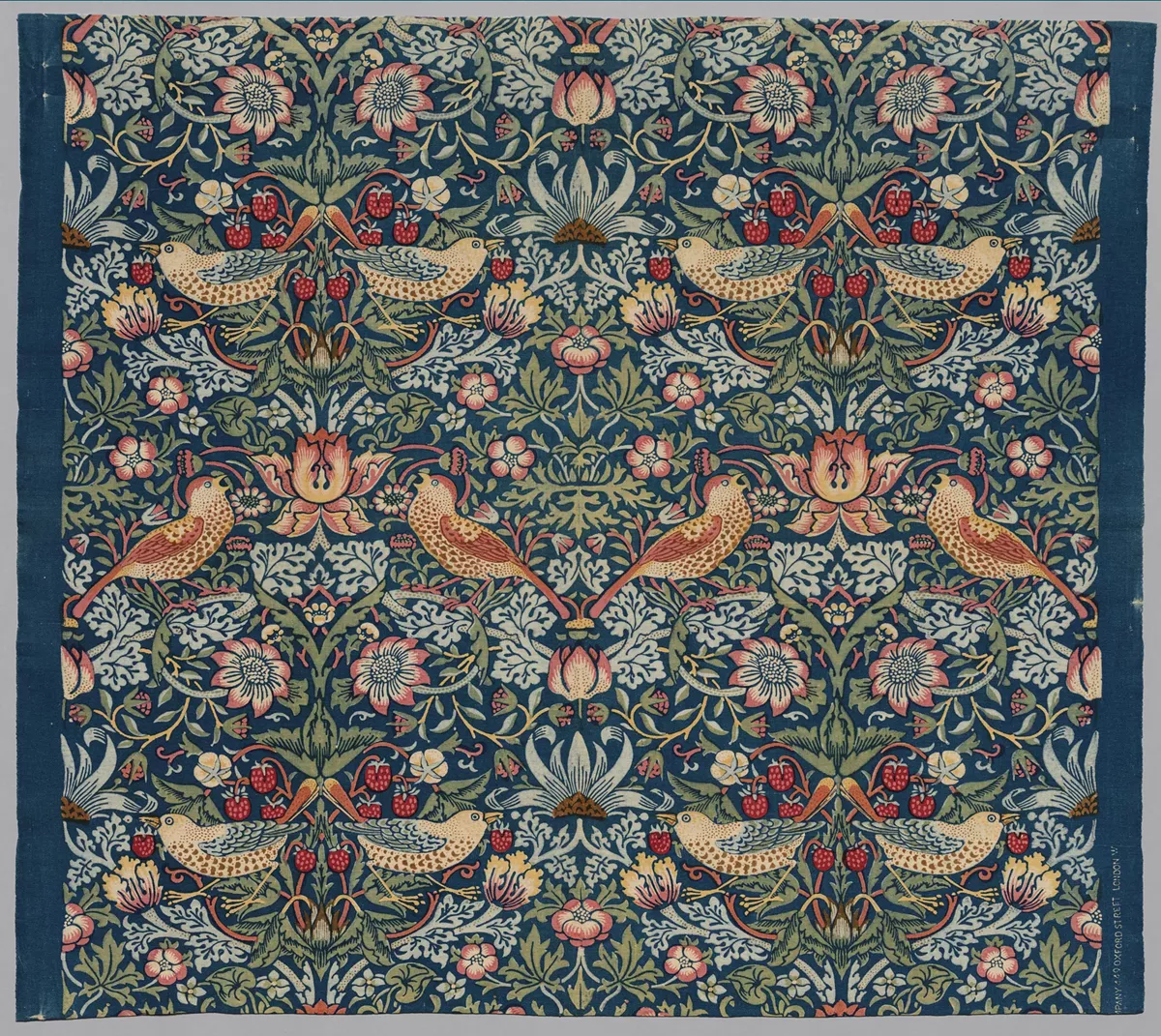 williammorris_strawberrytheif.webp