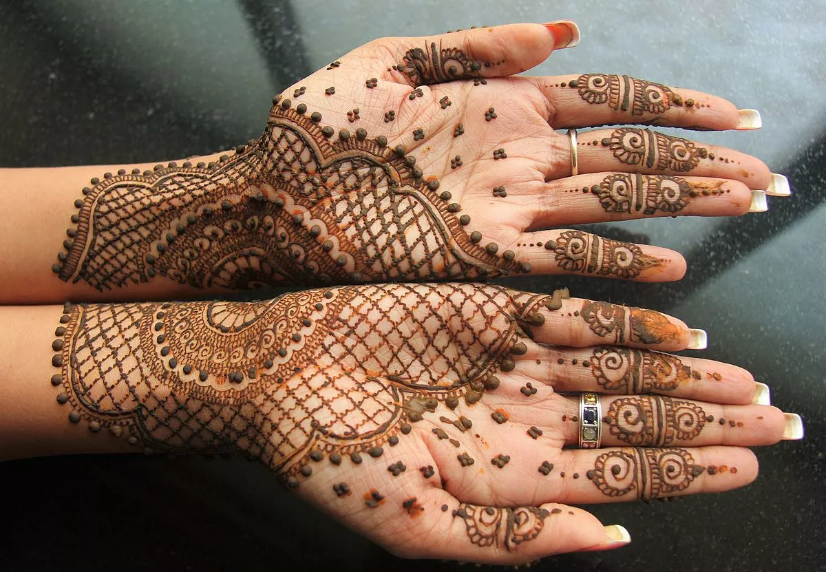 henna_-_wiki.webp