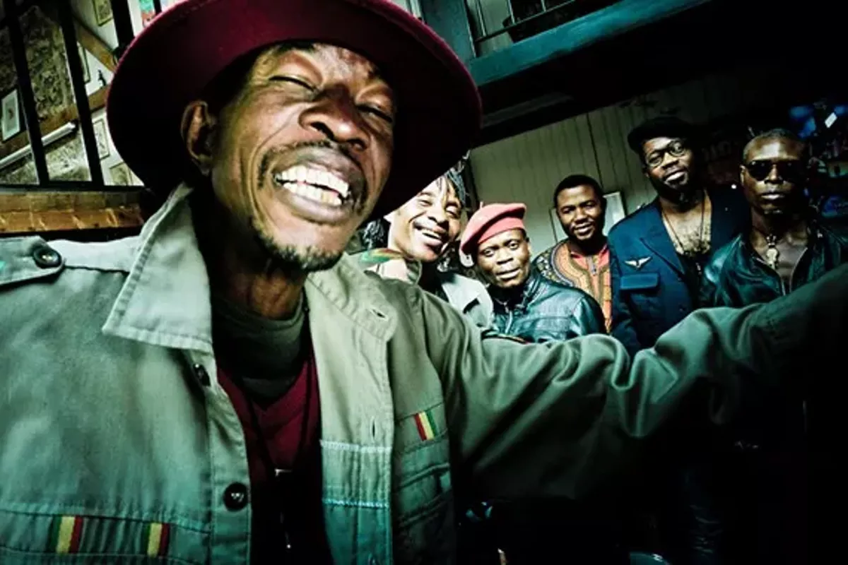 getout_photo_by_micky_cl_ment.webp