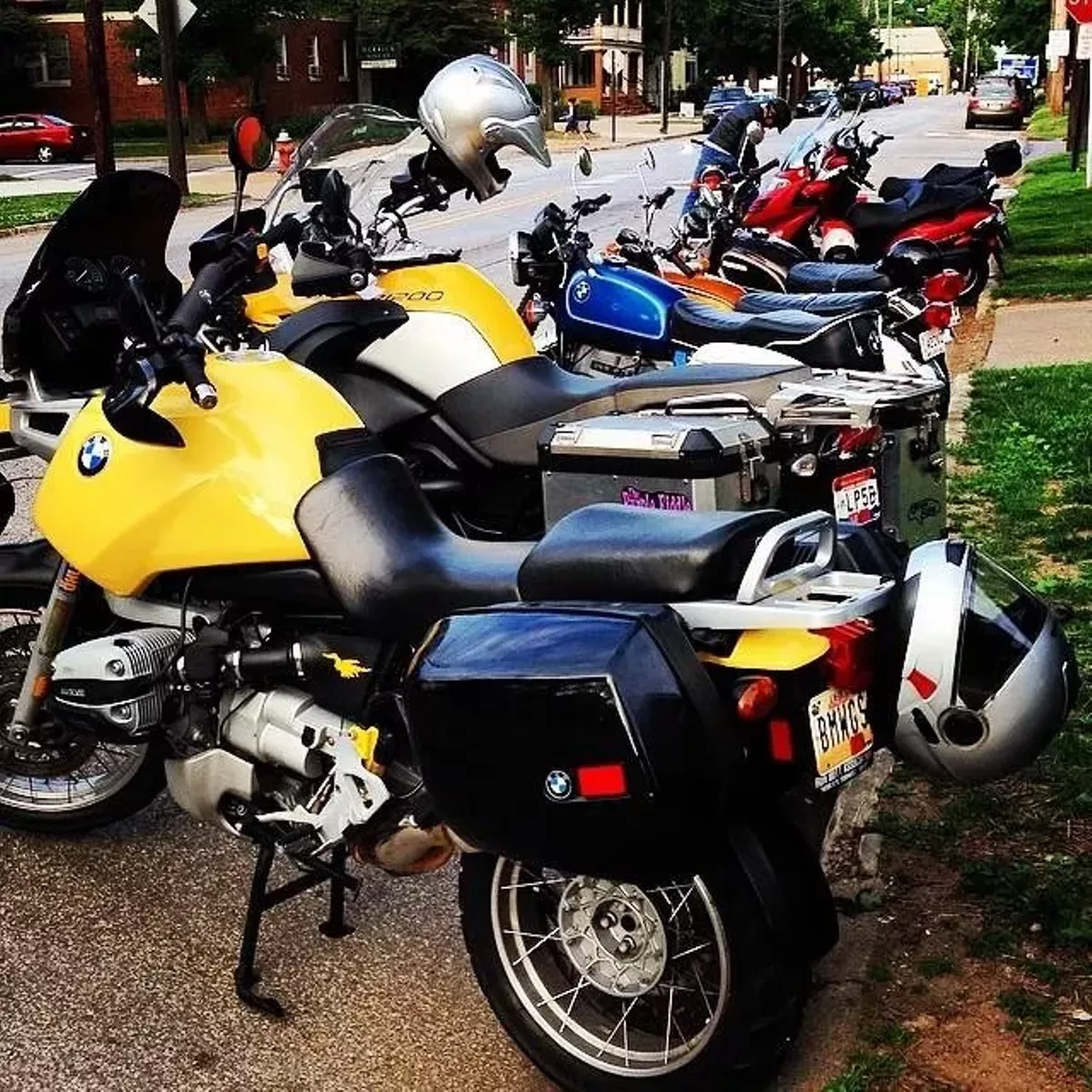 bike_night.webp
