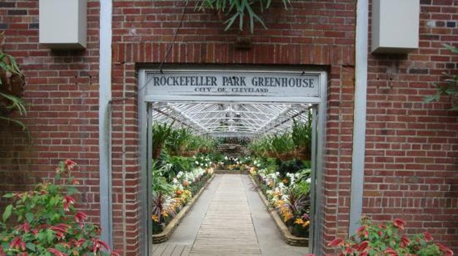 Someone Who Just Moved Here Reviews the Things You Regularly Do: The Rockefeller Park Greenhouse