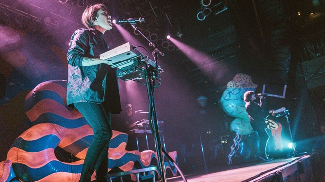 An '80s Throwback Theme Dominated the Tegan and Sara Concert at House of Blues