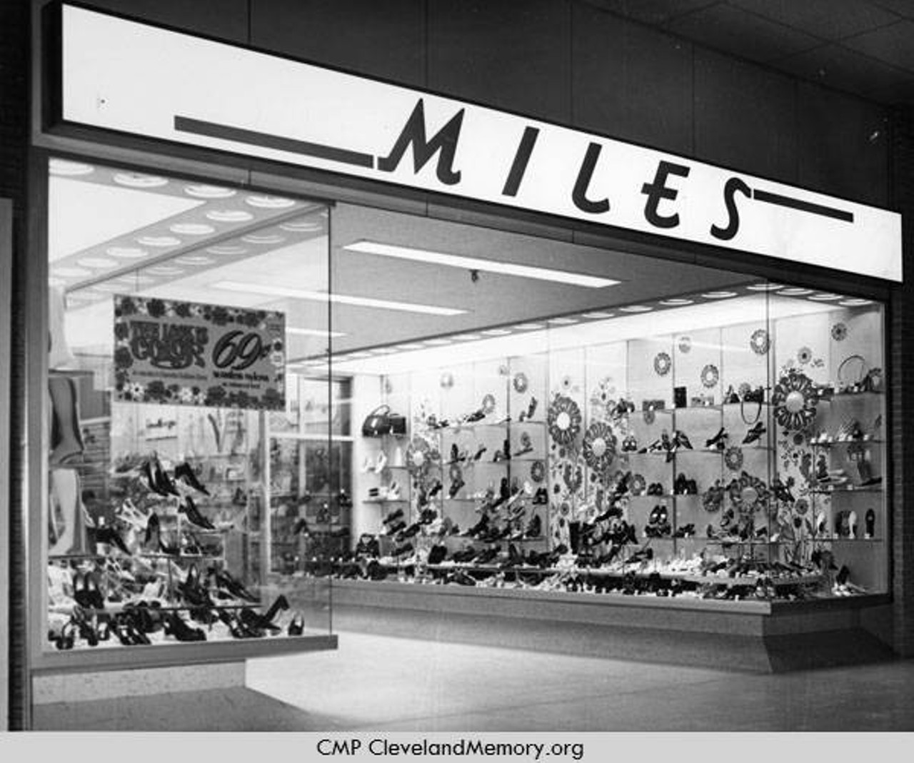  Miles Department Store, Parmatown Shopping Center