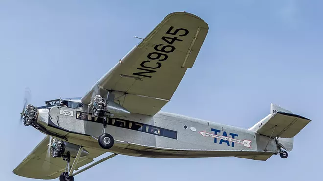 Image: 1928 Ford Tri-Motor Airplane Rides
