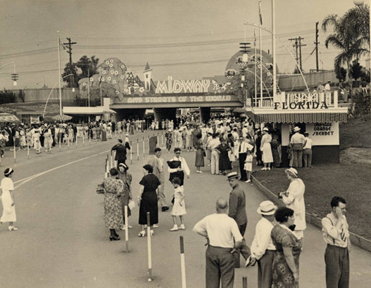 26 Vintage Photos of The Great Lakes Expositions of 1936 & 1937