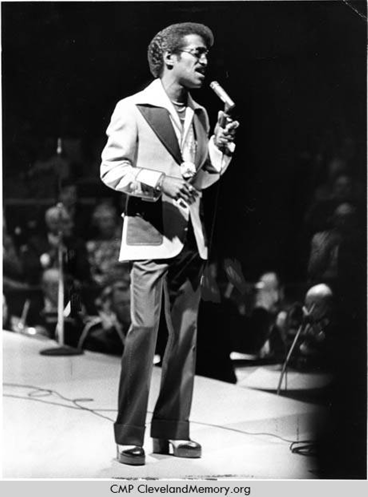 Sammy Davis Jr. on stage at Front Row Theater, 1974