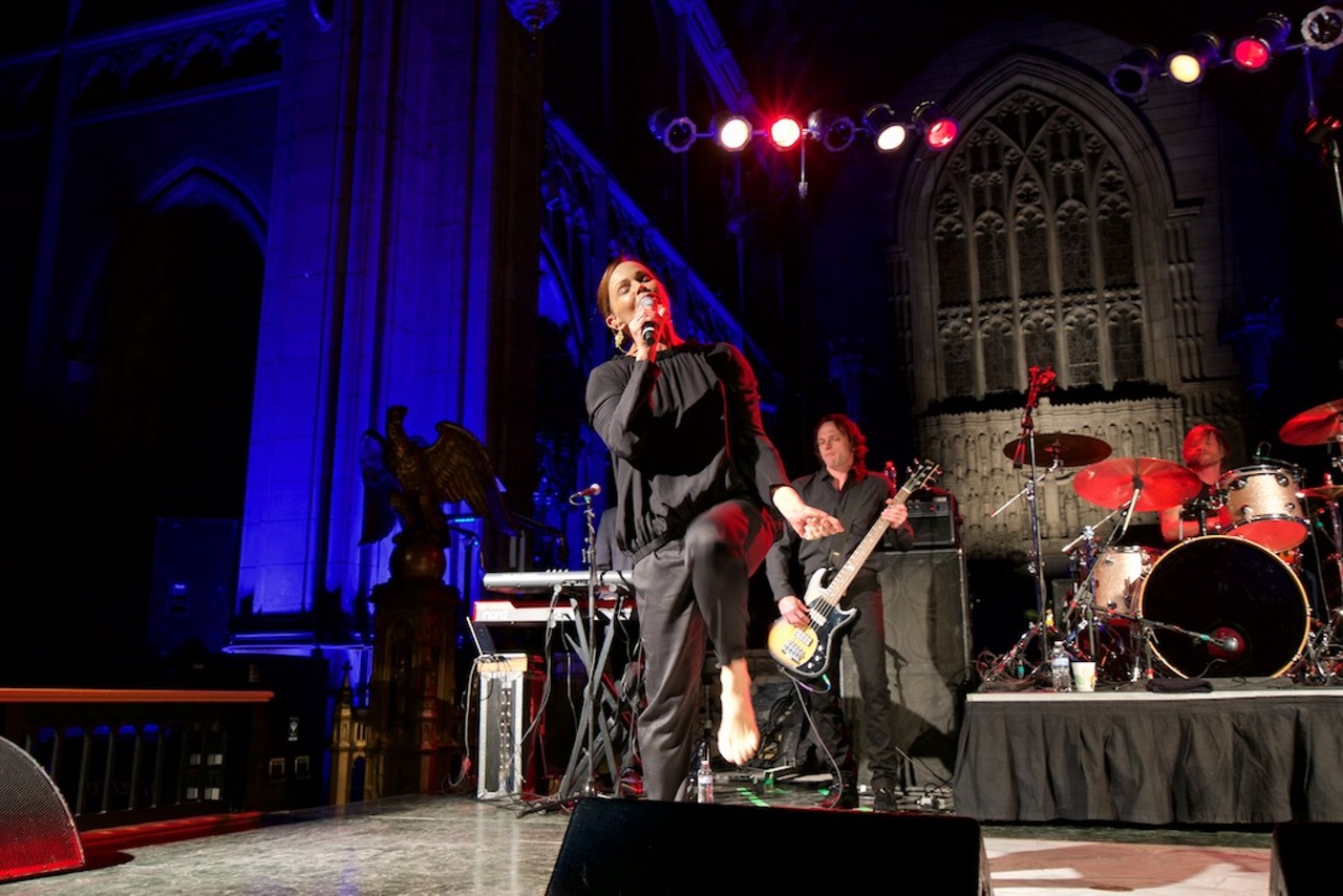 Belinda Carlisle Performing at Trinity Cathedral