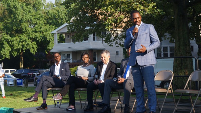 Basheer Jones speaks at mayoral forum in Jefferson Park, (7/8/21).