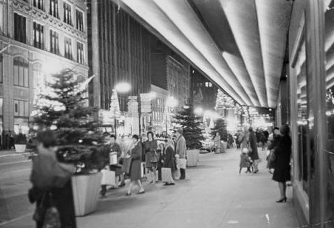 Christmas shoppers strolling along Euclid Avenue, 1967.