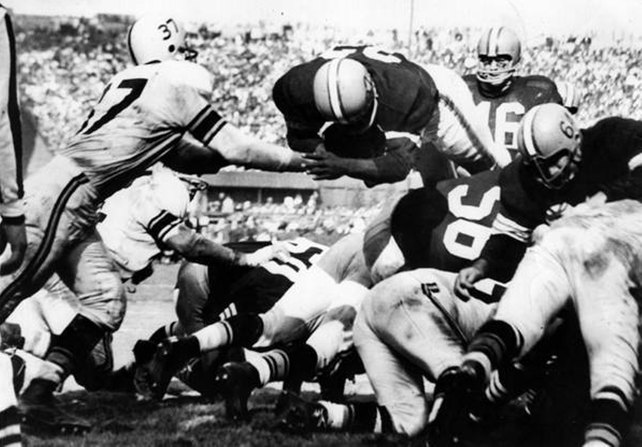 12 Vintage Photos of the Browns Crushing the Steelers, Cleveland