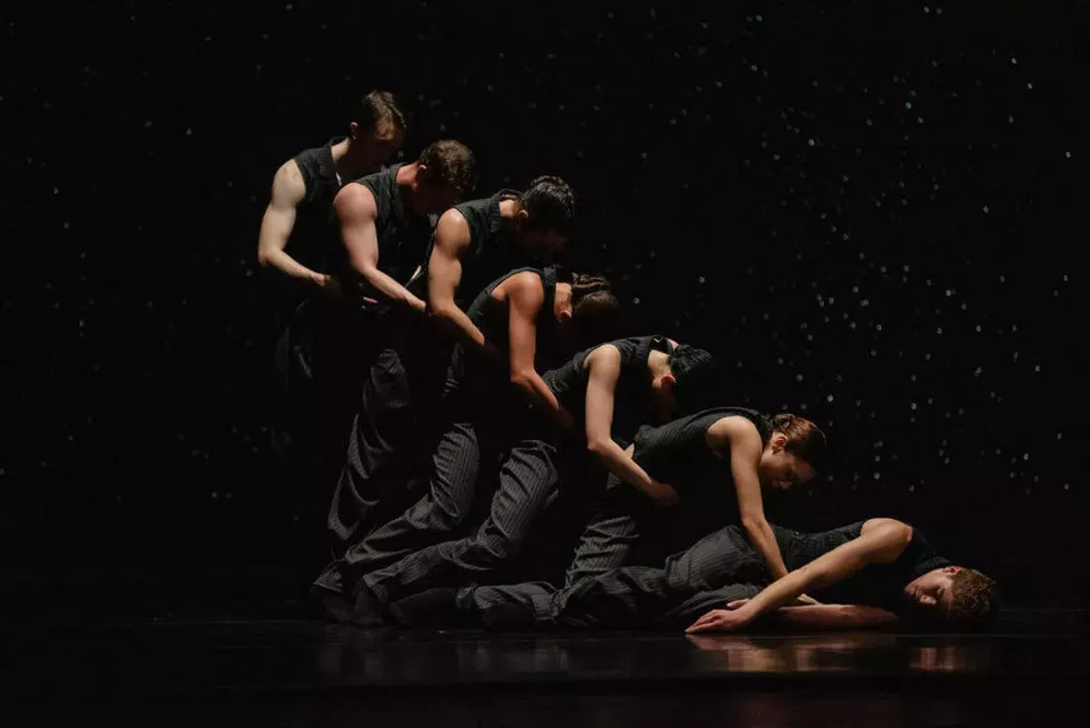 Crystal Pites Solo Echo Photo by Taylor Jones