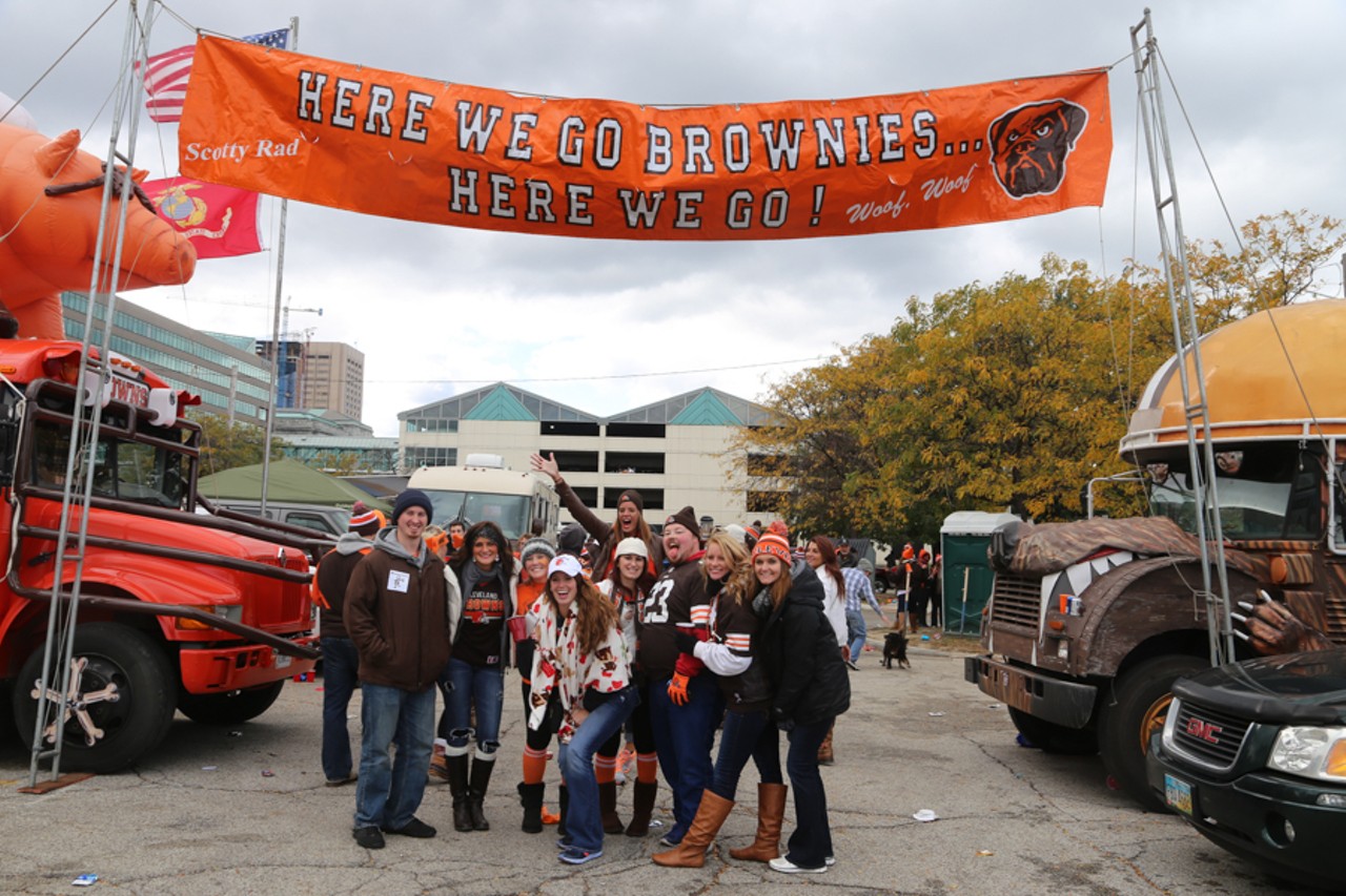Banner up at the Broncos vs. Browns tailgate in the Muni Lot, photo by Emanuel Wallace.