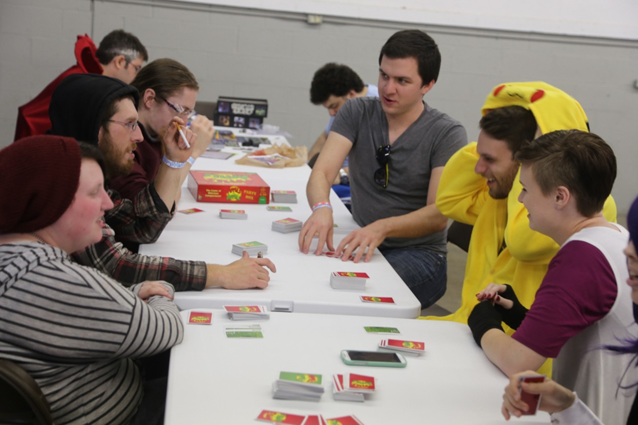 Apples to apples at Cleveland Comic Con, photo by Emanuel Wallace.