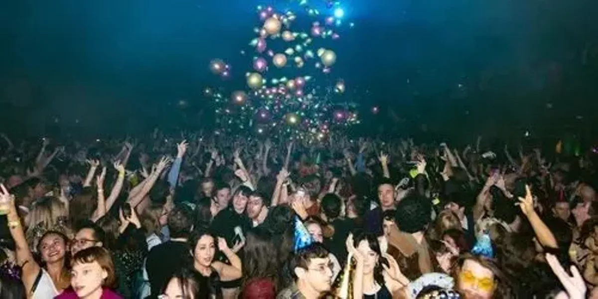 148354-gimme_gimme_disco.webp