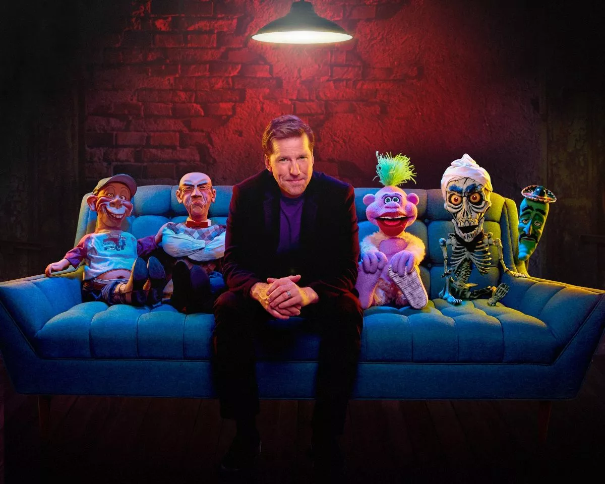 Watch for Dunham&rsquo;s New Comedy Central Stand-up Special   &ldquo;ME THE PEOPLE&rdquo; premiering Friday, November 25th