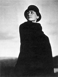 Photo of Georgia O'Keeffe, by Alfred Stieglitz.