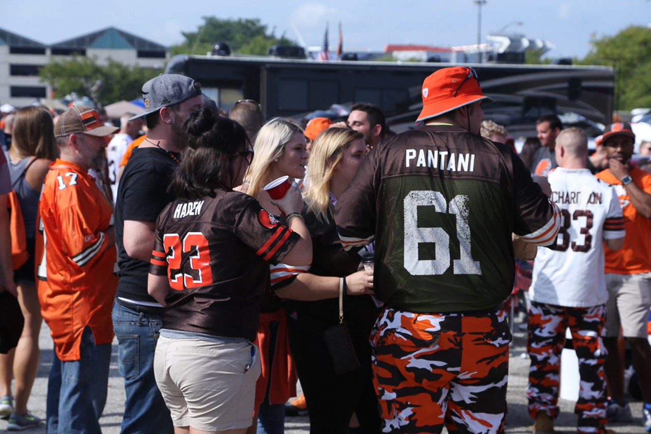 Police: Browns fans went tailgating and left kids home alone