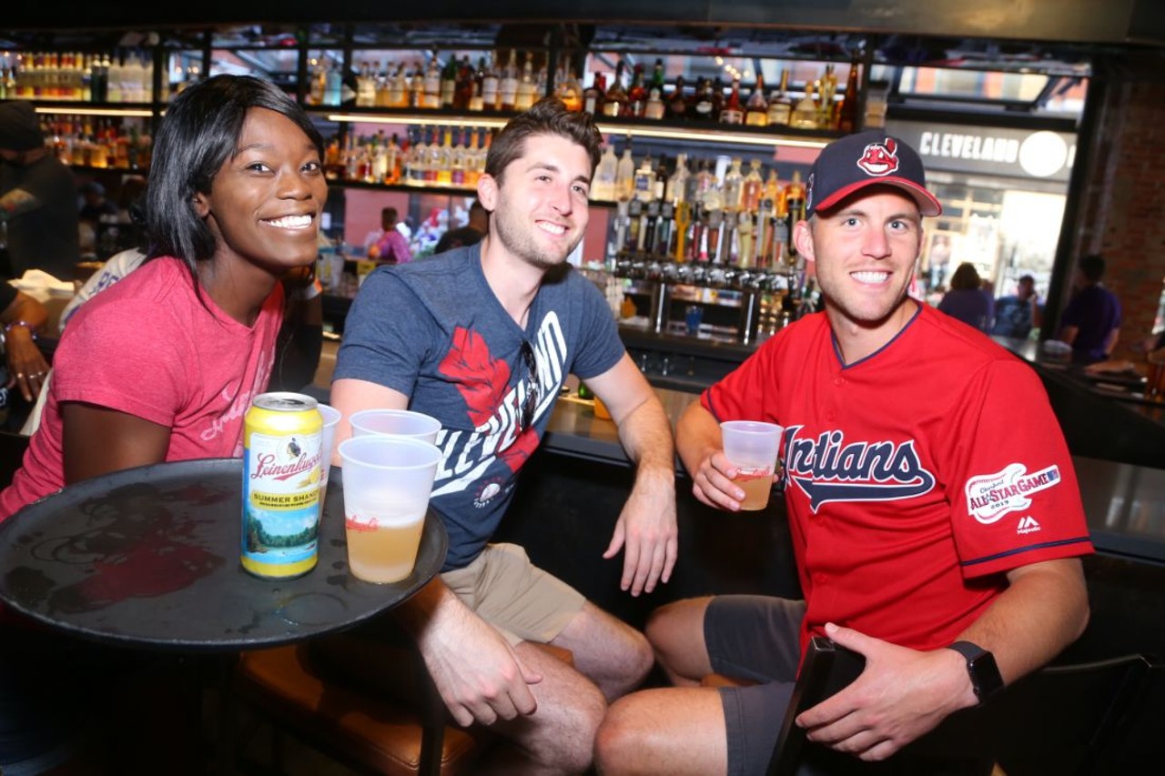 Photos From Leinie Friday at Corner Alley and Parma Tavern