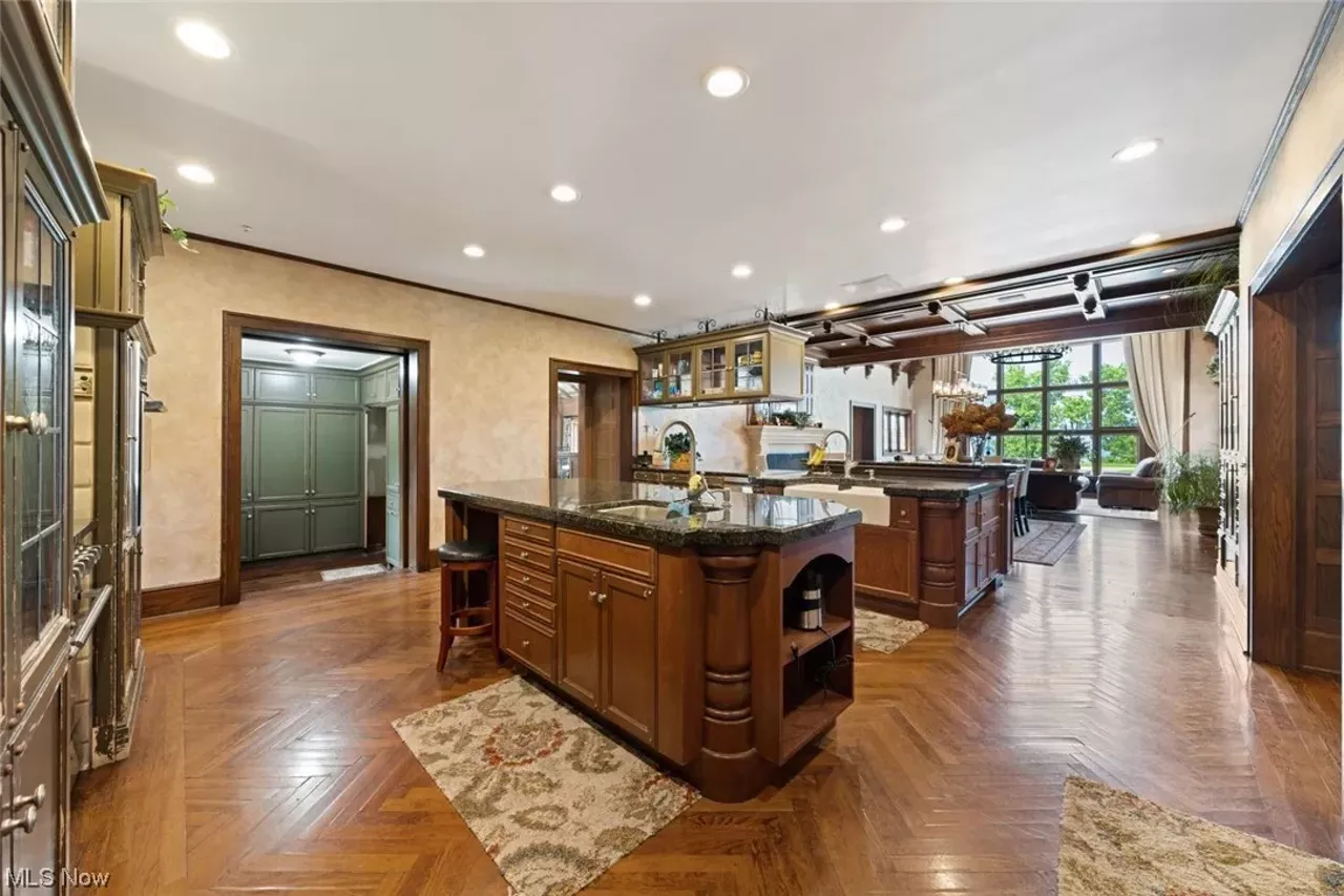Photos Lakewood Mansion on Lake Erie Hits the Market For 3.4 Million