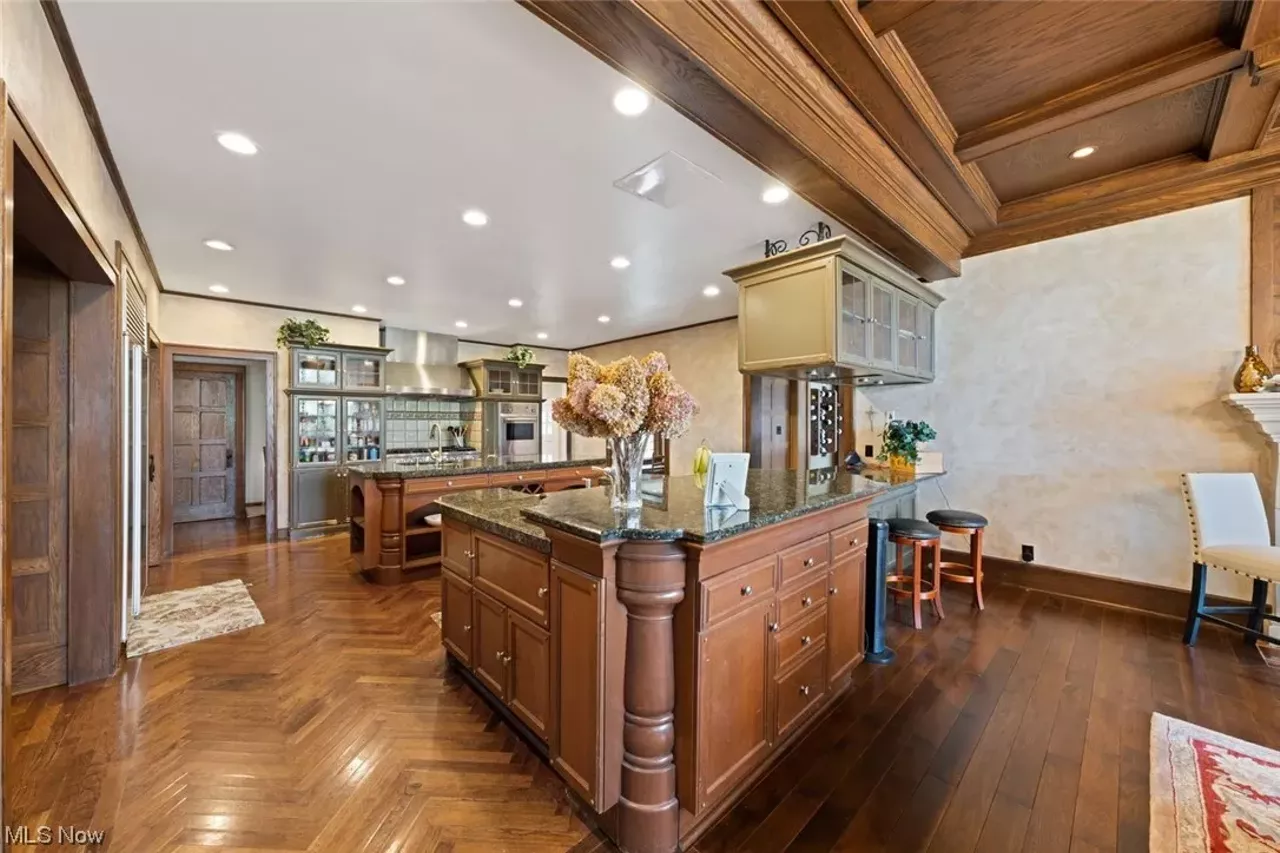Photos Lakewood Mansion on Lake Erie Hits the Market For 3.4 Million