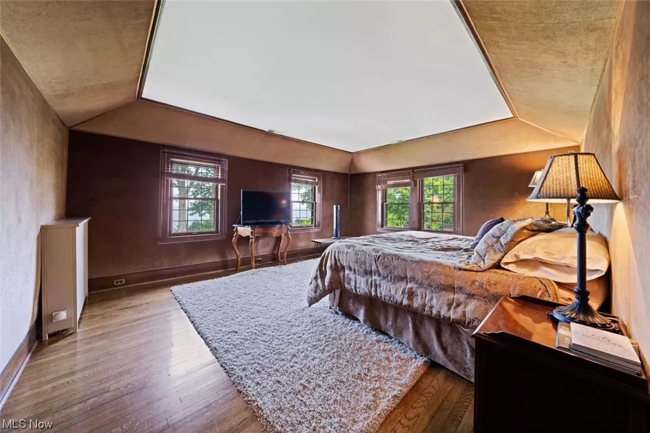 Photos Lakewood Mansion on Lake Erie Hits the Market For 3.4 Million