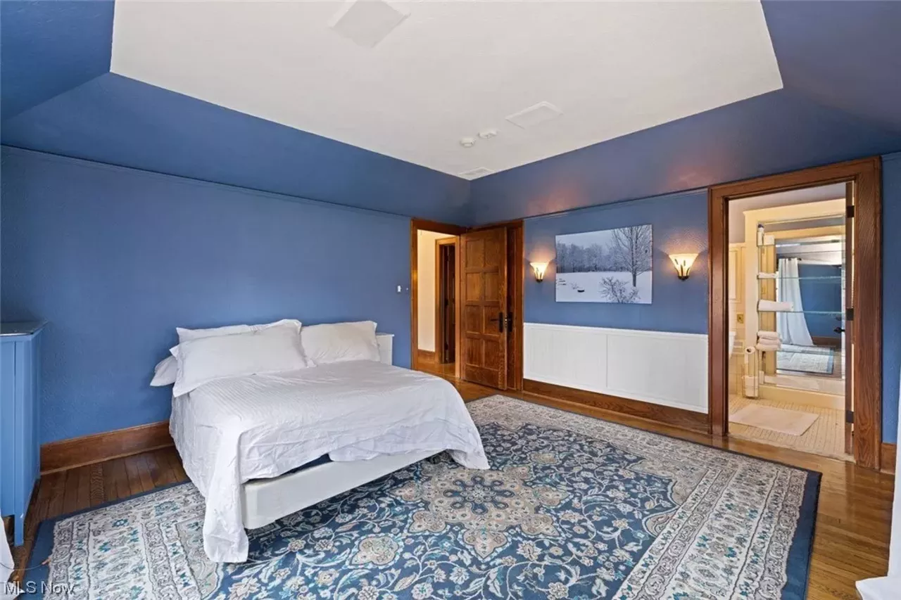 Photos Lakewood Mansion on Lake Erie Hits the Market For 3.4 Million