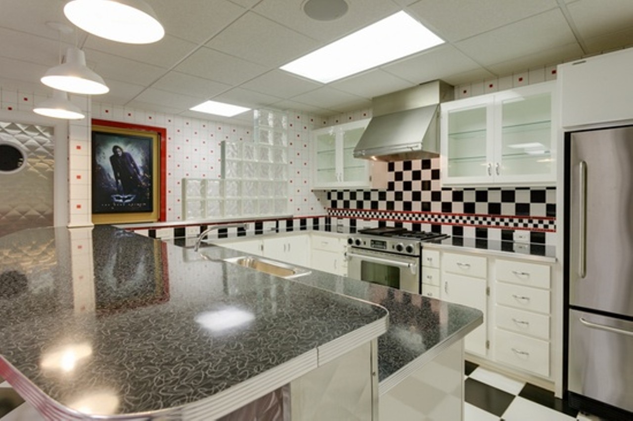 PHOTOS: This Ohio Mansion Has a 1950s-Style Diner in Its Basement