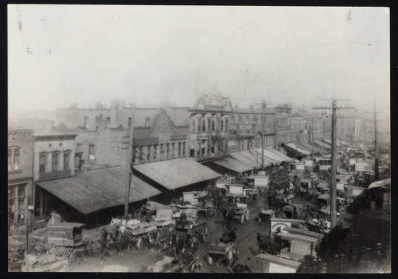 Broadway Avenue Market, 1910.