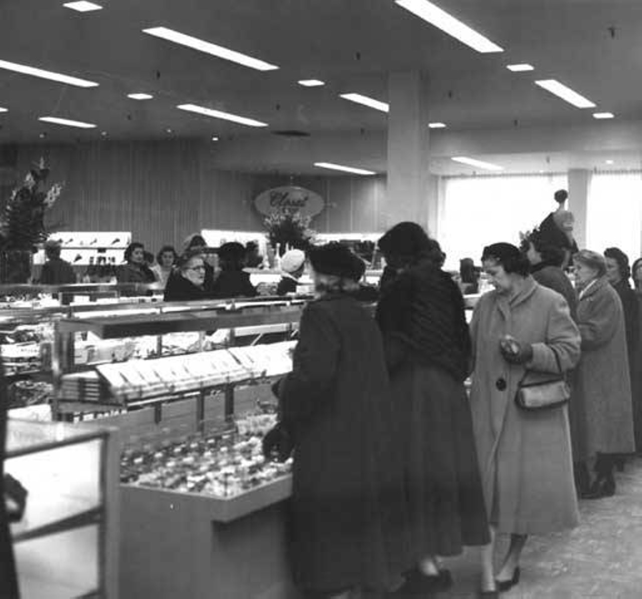 Shoppers, 1954.