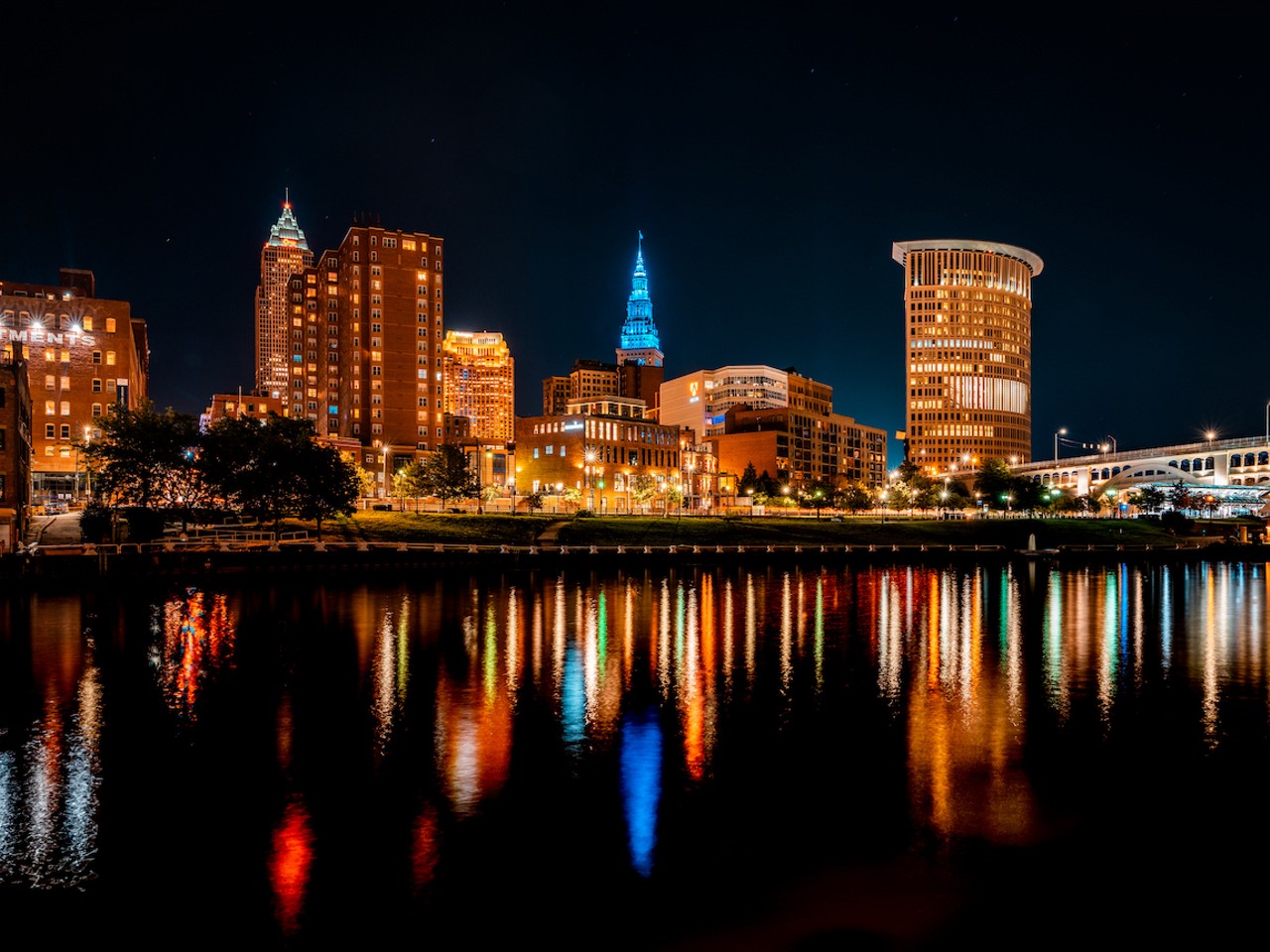 The Flats – West Bank: Although the East Bank of The Flats is known for its views and nightlife, the West Bank is no slouch in providing views of the Cleveland skyline. Catch activity from boaters and rowers on the water while you take in views of the city from the pier between Music Box Supper Club and Jacobs Pavilion.