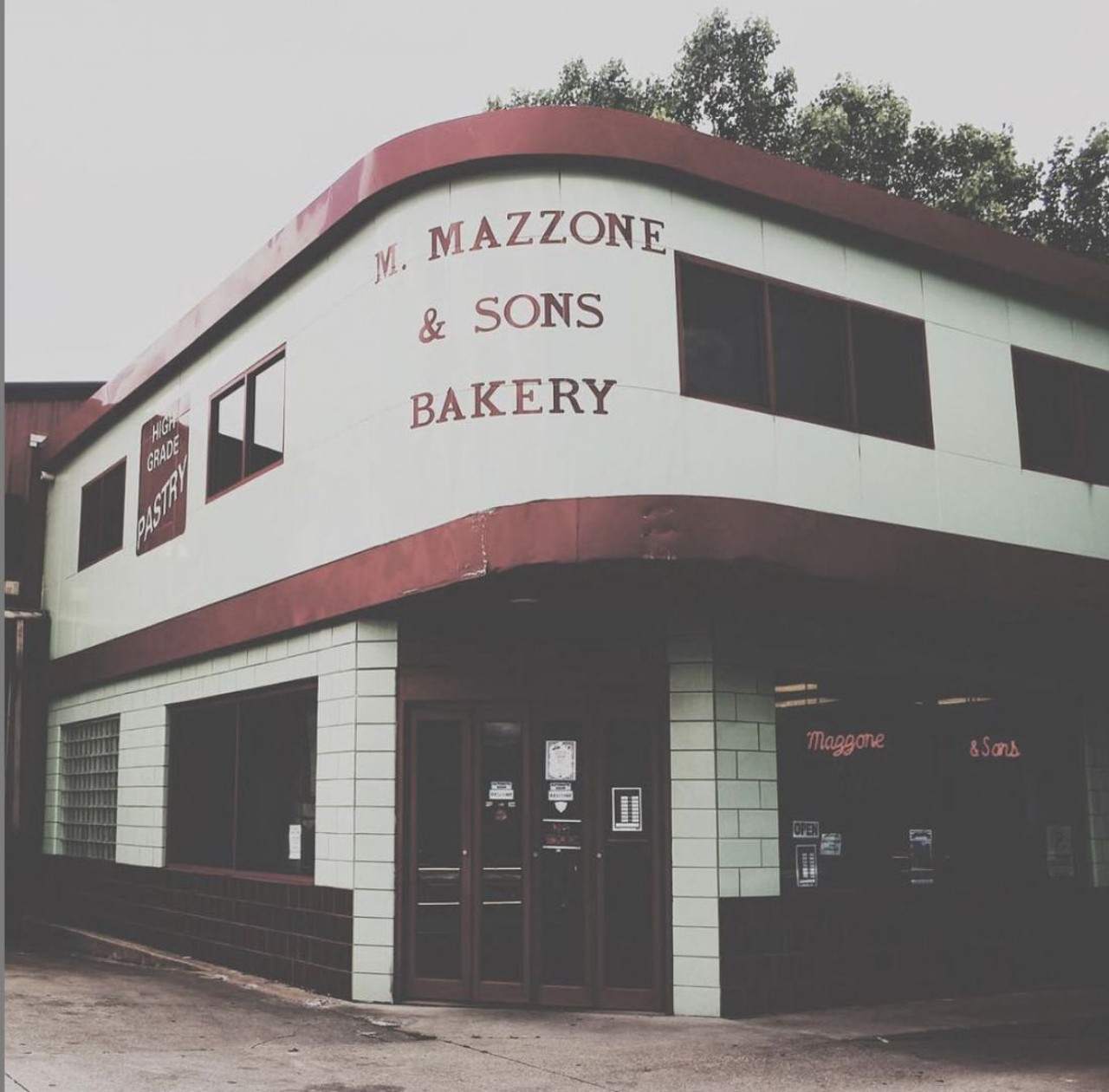  Mazzone and Sons Bakery
3519 Clark Ave., Cleveland
Talk about old school, this west side bakery goes back to 1937. This bakery is known for their unique pizza as well as their Italian baked goods.
Photo via @Nonoimlolo/Instagram