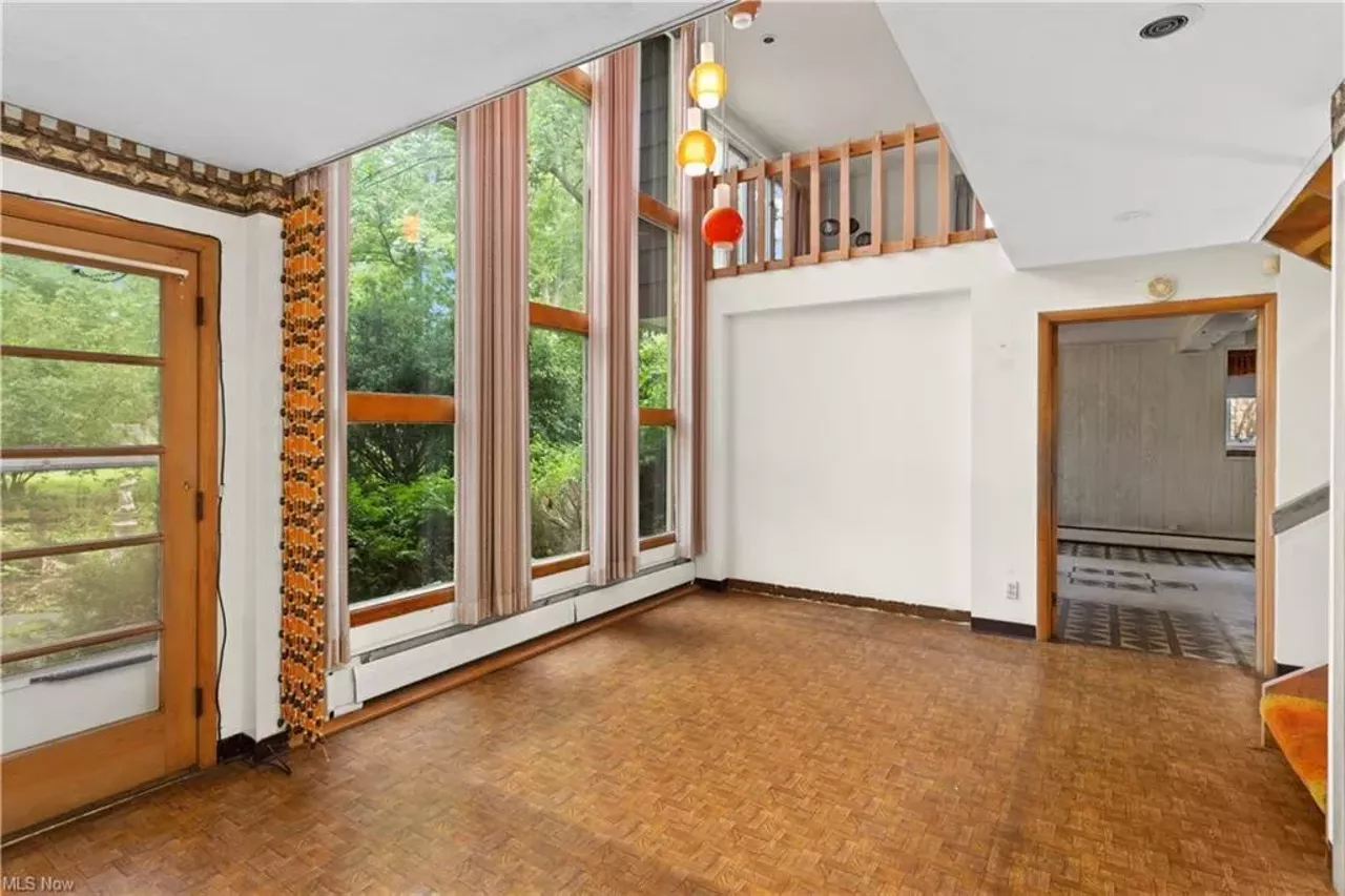 This Mid-Century Modern Home In Cleveland Heights Just Hit The Market ...