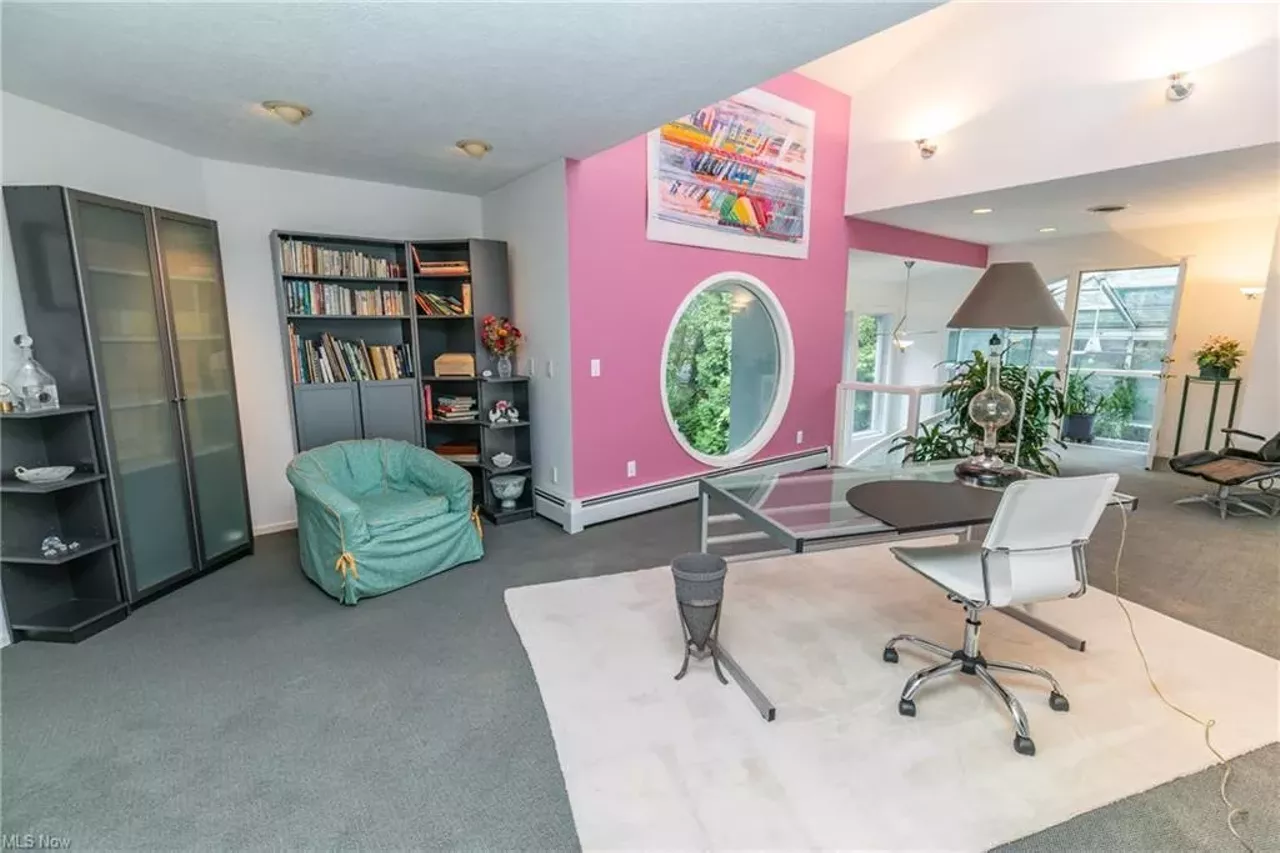 This Million-Dollar Lorain Mansion is a 1980s Fever Dream Come to Life ...