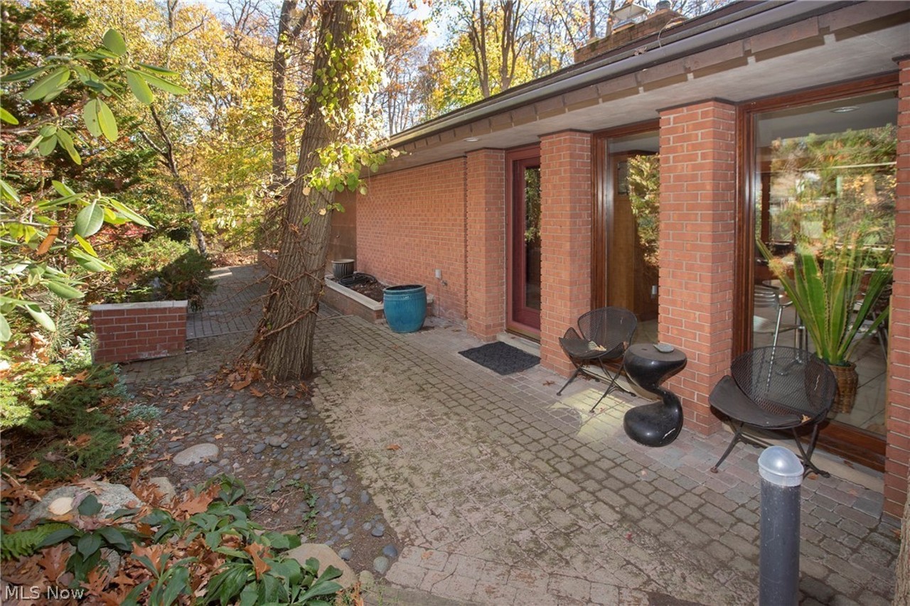 This Rocky River Mid-Century Modern Ranch Just Hit the Market for $600,000