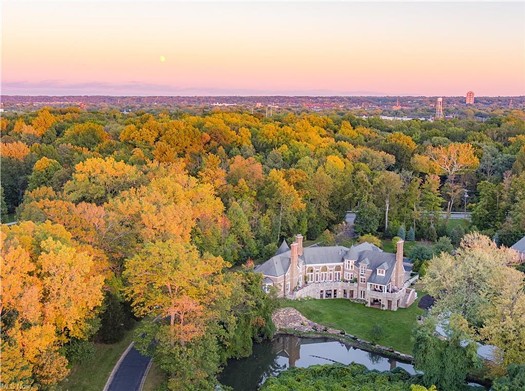 This Ultra-Posh Bratenahl Estate Just Hit the Market for $3.75 Million, Let's Take a Tour