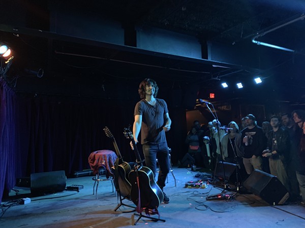 Pete Yorn Mixes Humorous Anecdotes Into His Solo Acoustic Show at the Grog Shop