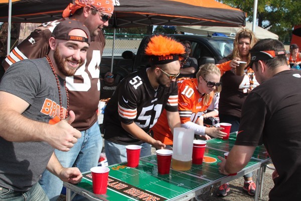 What time does the Muni Lot open before Cleveland Browns games