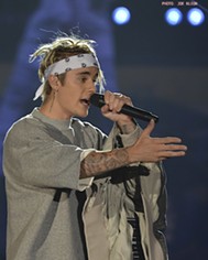 Justin Bieber Lip Syncs His Way Through Lackluster Performance at the Q