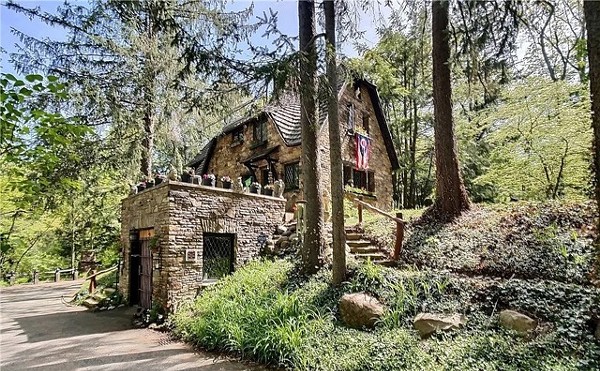 'Fairytale' Gates Mills House of Noted Architect is a Magical Escape