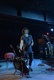 Pete Yorn Mixes Humorous Anecdotes Into His Solo Acoustic Show at the Grog Shop