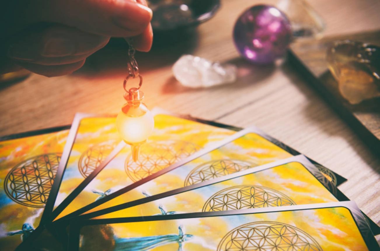 Free live chat with tarot card reader
