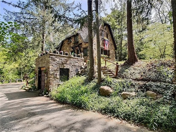 ‘Fairytale’ Gates Mills House of Noted Architect is a Magical Escape